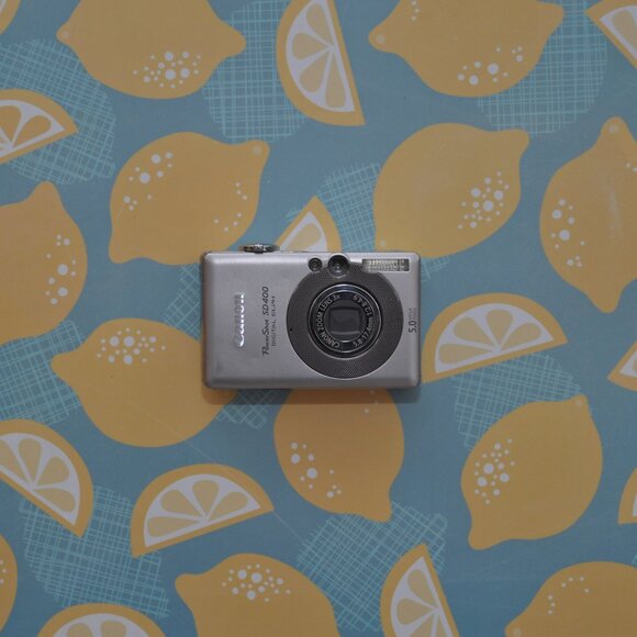 Canon PowerShot SD400 Digital Elph - Silver - Digital Camera - Near mint - Picture 2 of 9